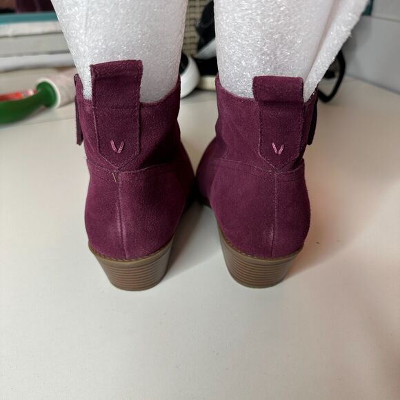 Vionic Vera Chic Eggplant Purple Sueded Ankle Boots Side Zipper Low Heels 8.5 - Picture 3 of 14